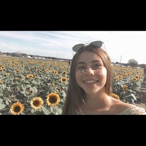 Meet your Posher, Taylor